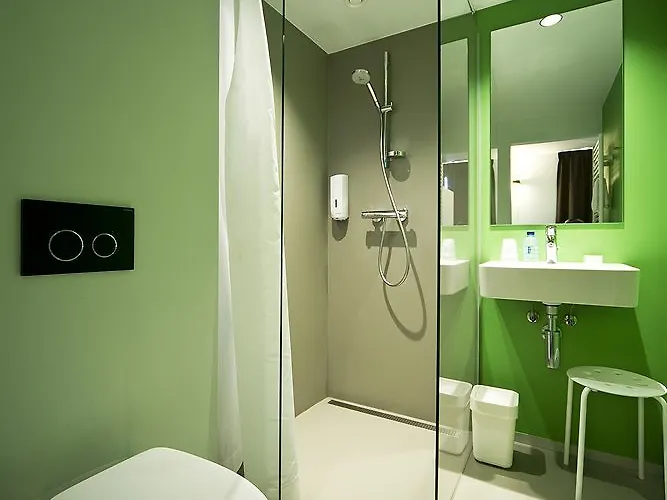 Adventure Valley Sporthouse فندق دربي