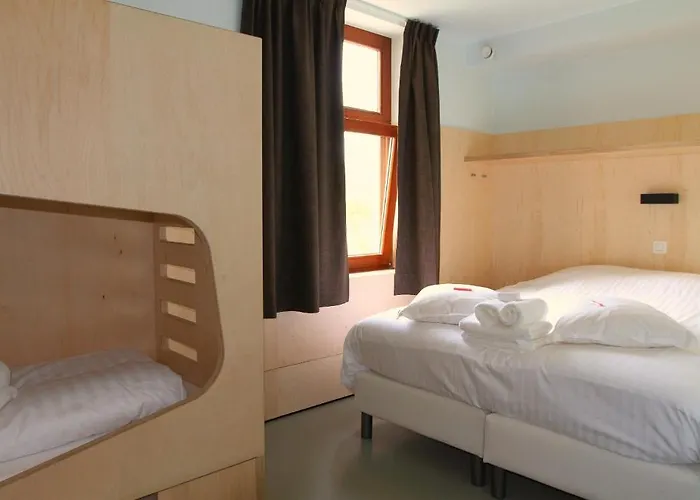 Adventure Valley Sporthouse فندق دربي