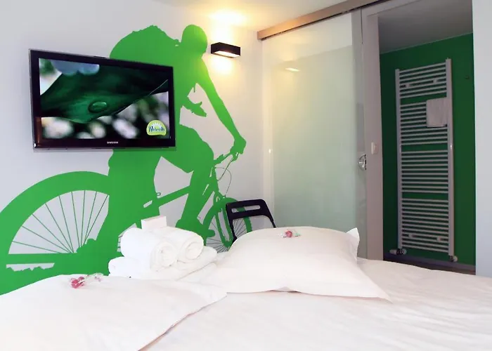 Adventure Valley Sporthouse 2* دربي